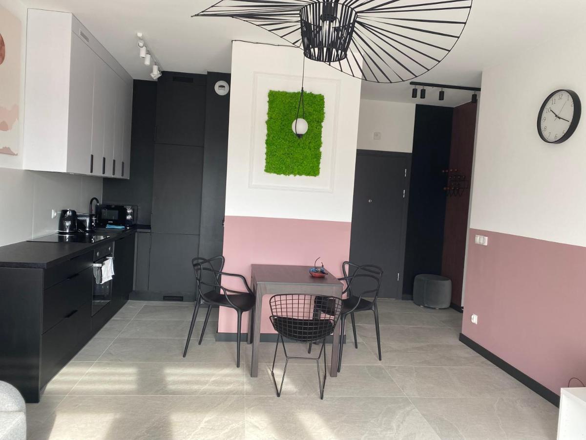 Апартаменты Apartament Panorama Park***** Еленя-Гура Экстерьер фото
